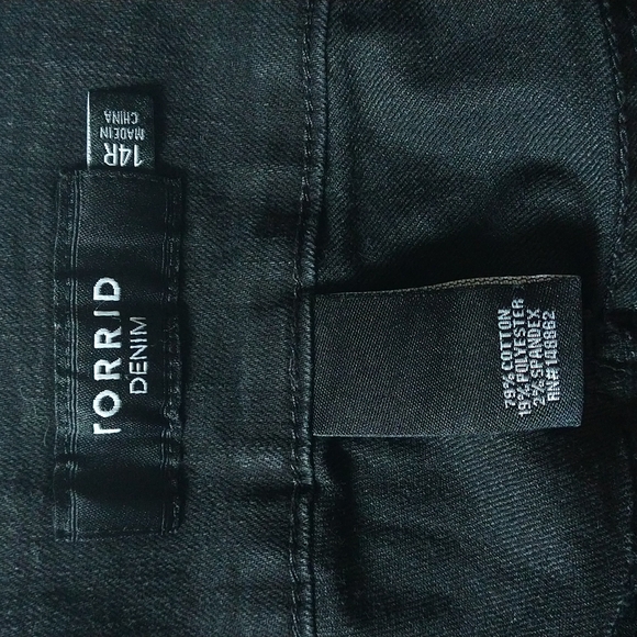 Torrid black high rise crop jeans size 14R - Picture 16 of 16